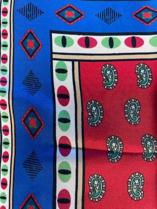 👜 Rare Gucci Blind For Love Tiger Moon Silk Scarf – NWT - Picture 11 of 16